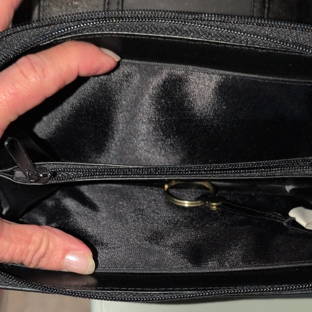 Vintage Black Vegan Leather Zipper Wallet
